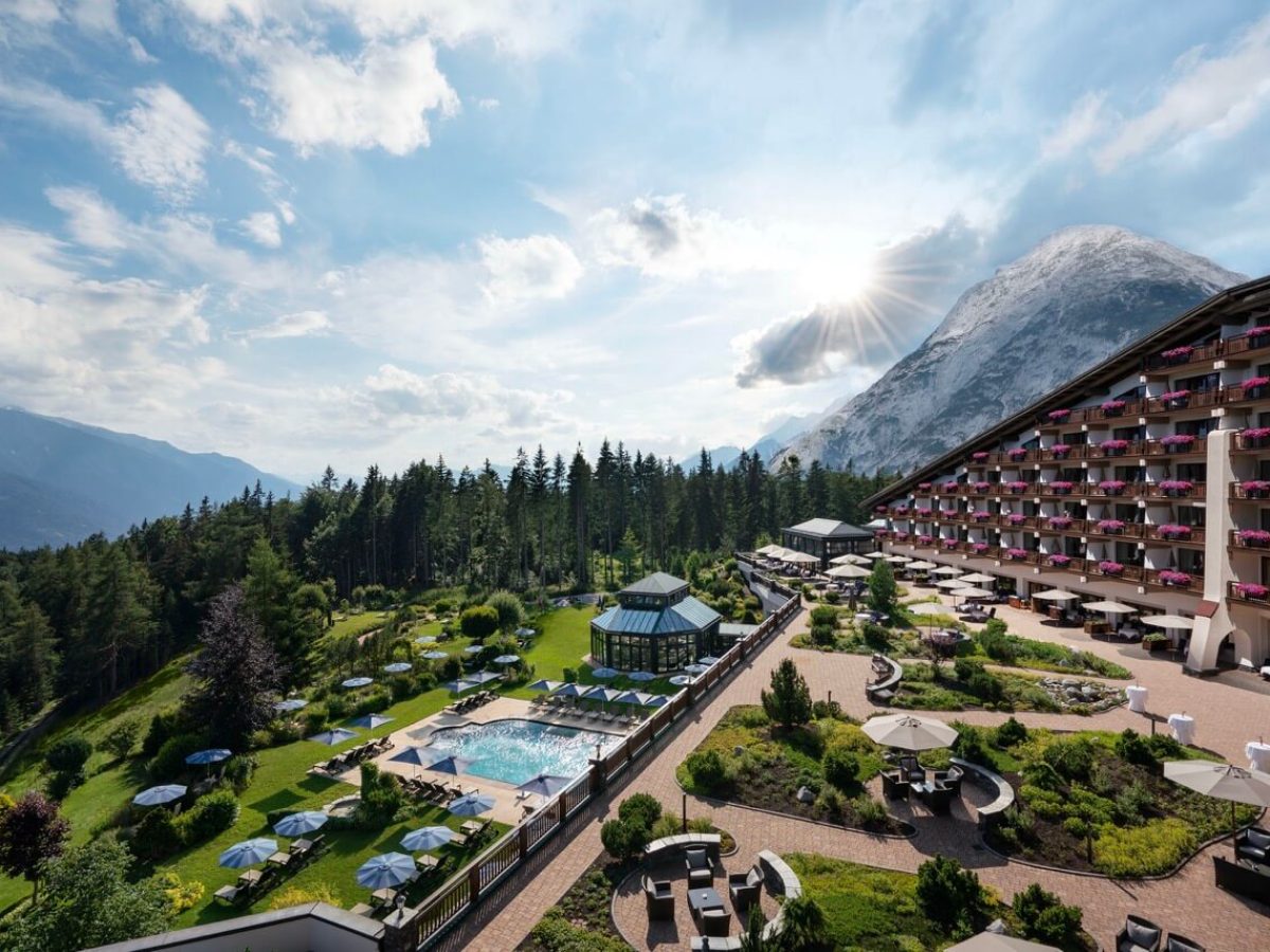 Signature_Außenansicht Sommer©Interalpen-Hotel Tyrol groot